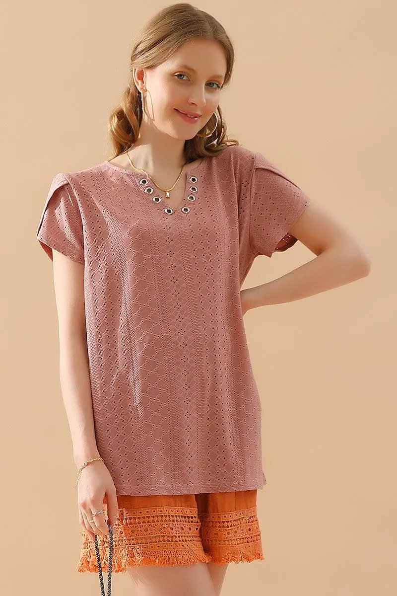 BUCKLED V NECK PUNCHING LACE TULIP SLEEVE TEE