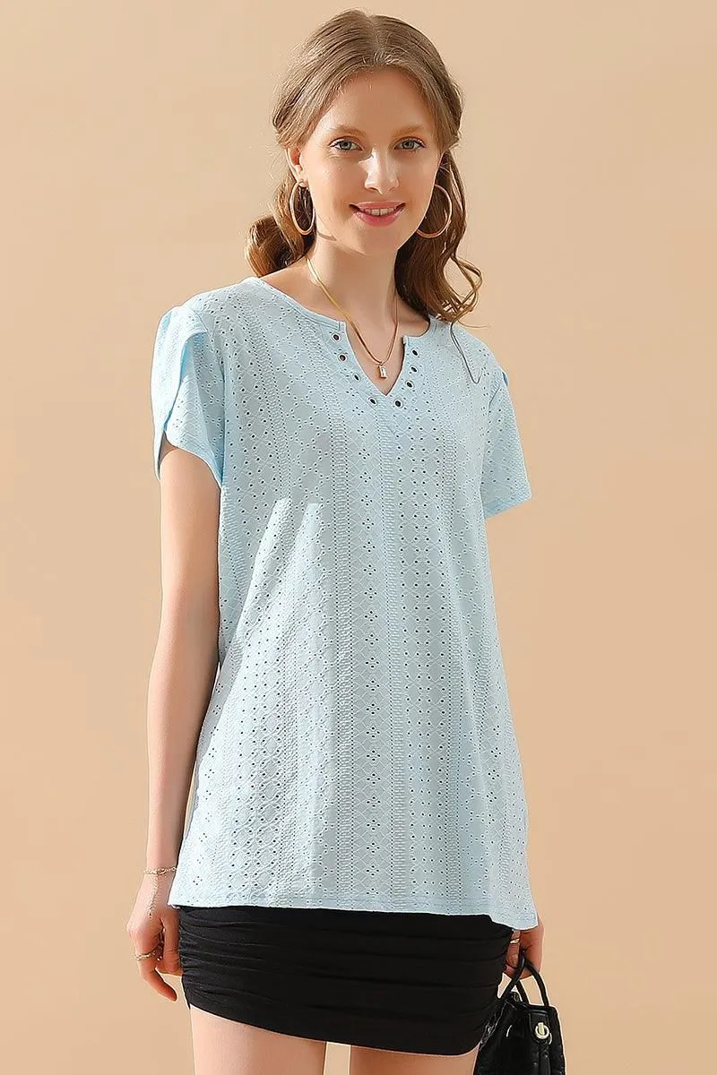 BUCKLED V NECK PUNCHING LACE TULIP SLEEVE TEE