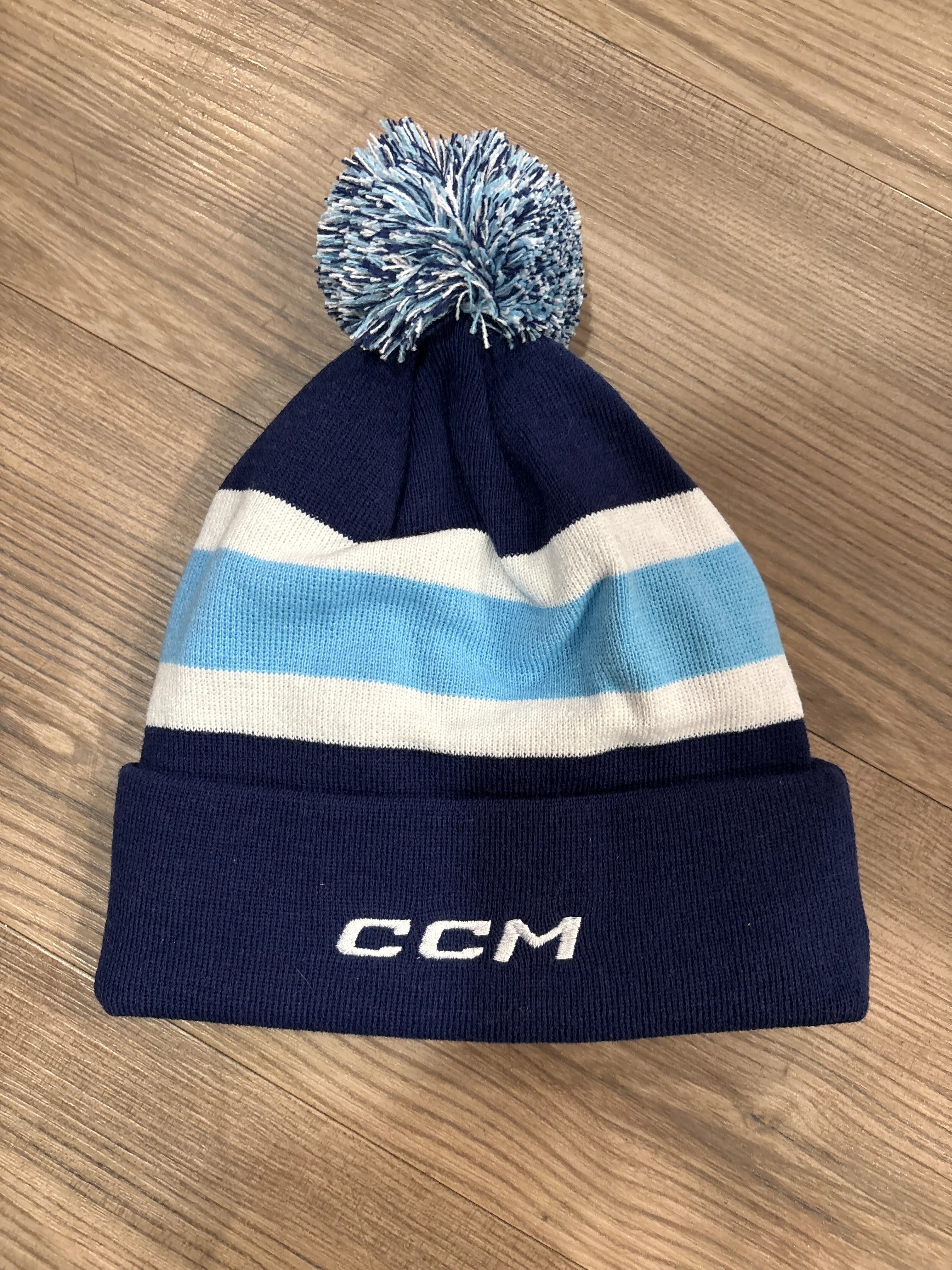 HAT KNIT HOCKEY POM CCM 2425